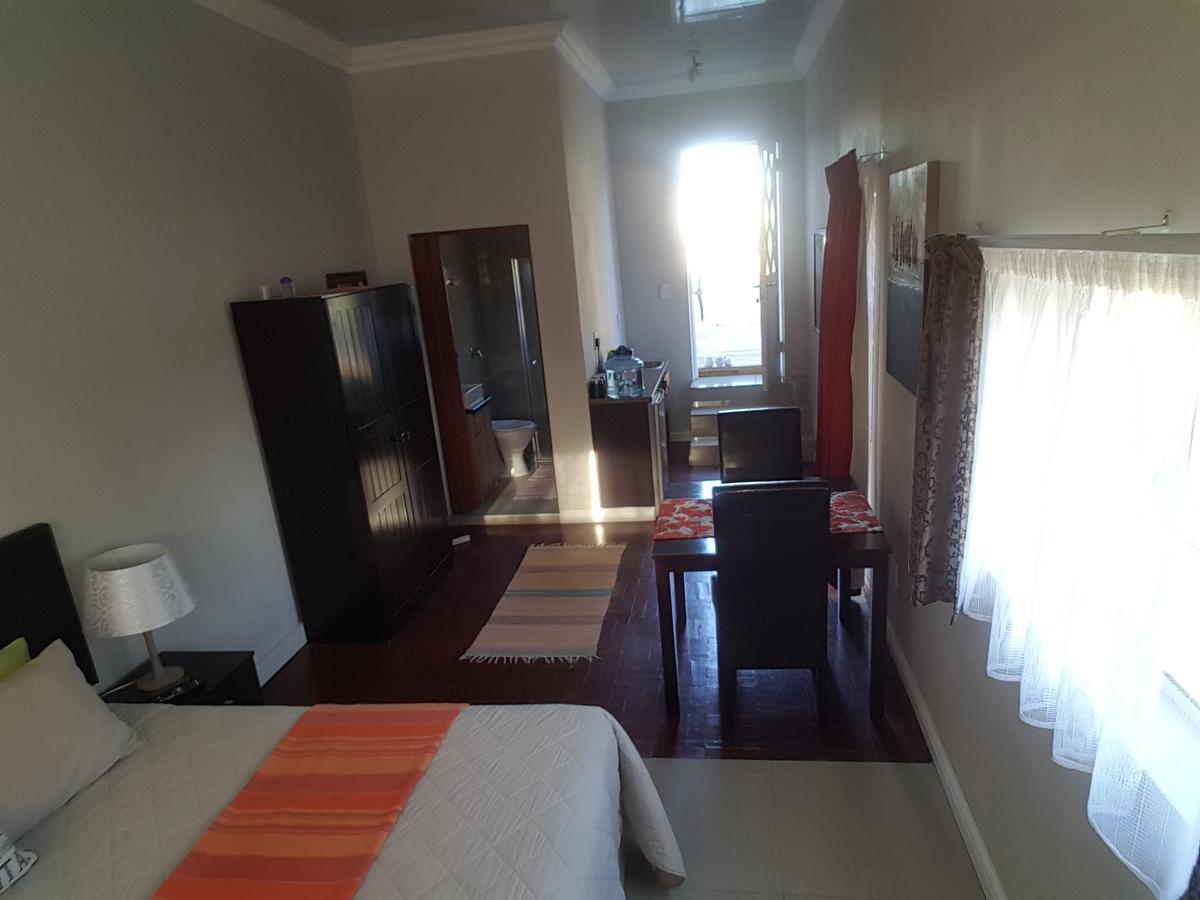 Beachway Guesthouse Port Elizabeth Esterno foto